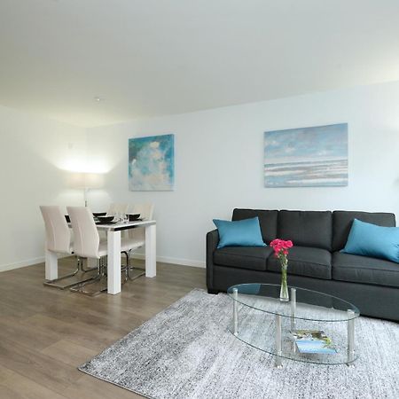 Gorgeous Old Town Condo With Patio And Parking! Вікторія Екстер'єр фото