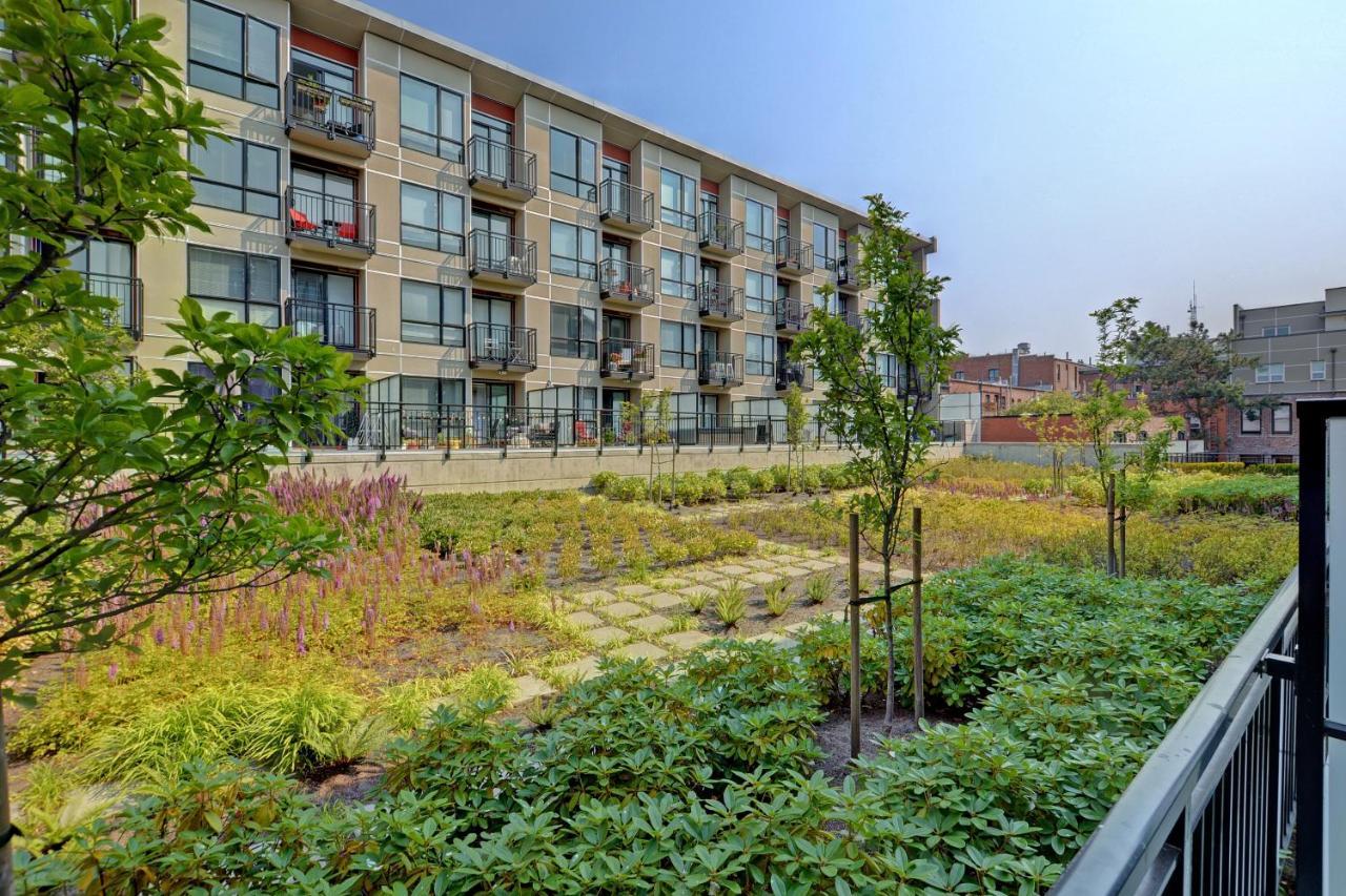 Gorgeous Old Town Condo With Patio And Parking! Вікторія Екстер'єр фото